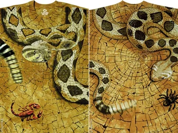 Лидер продаж! Змея которая овивает со всех сторон. На футболке рисунок как живой!